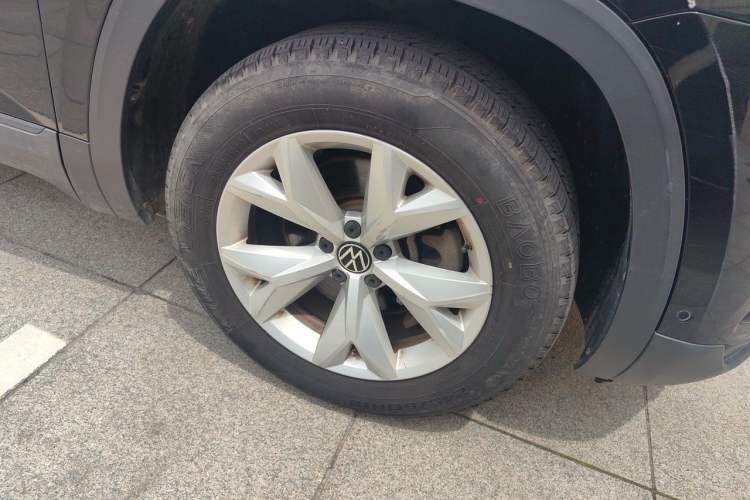 Used Volkswagen Teramont 2021 380TSI Four-Wheel Drive Luxury Edition Right Front Wheel Hub