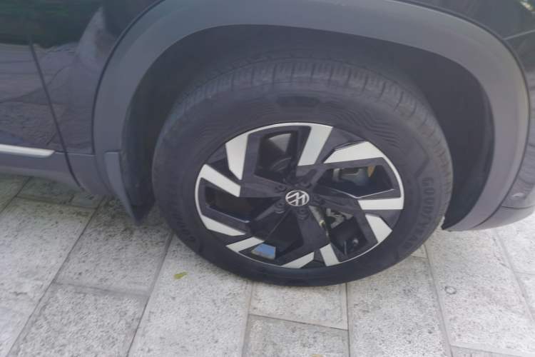 Used Volkswagen Teramont 2021 380TSI Four-Wheel Drive Prestige Luxury Edition Right Front Wheel Hub