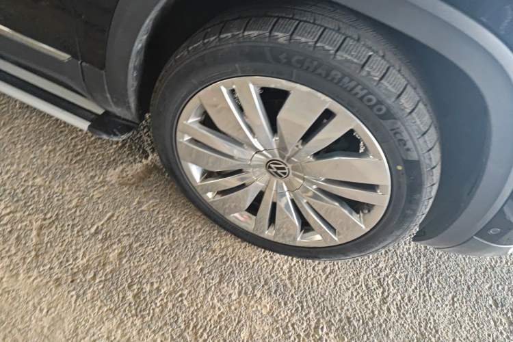 Used Volkswagen Teramont 2021 380TSI Four-Wheel Drive Prestige Flagship Edition Right Front Wheel Hub
