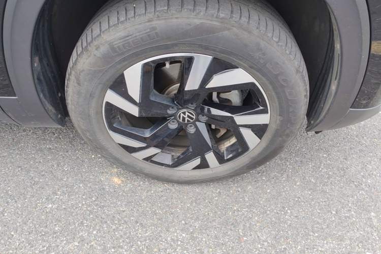 Used Volkswagen Teramont 2021 380TSI Four-Wheel Drive Prestige Luxury Edition Right Front Wheel Hub