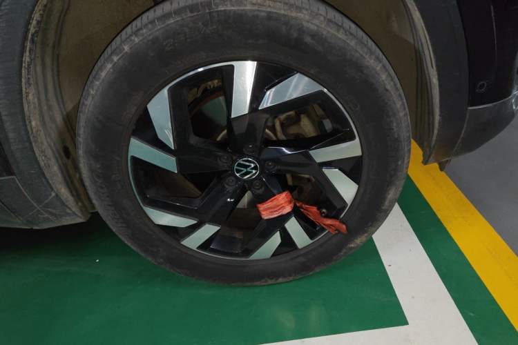 Used Volkswagen Teramont 2021 380TSI Four-Wheel Drive Prestige Luxury Edition Right Front Wheel Hub