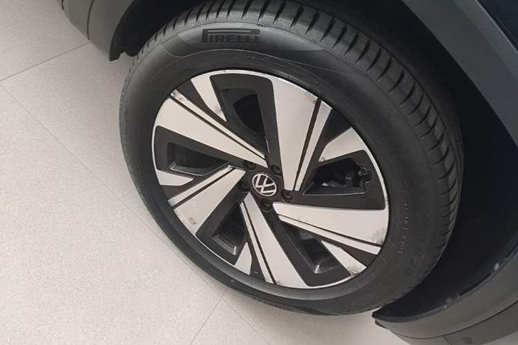 Used Volkswagen Teramont 2021 380TSI Four-Wheel Drive Luxury Edition Right Front Wheel Hub