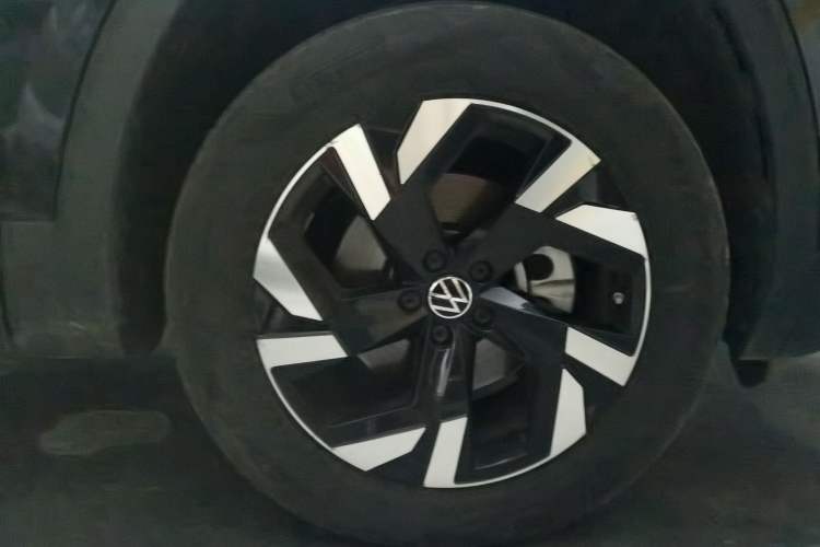 Used Volkswagen Teramont 2021 380TSI Four-Wheel Drive Prestige Luxury Edition Right Front Wheel Hub