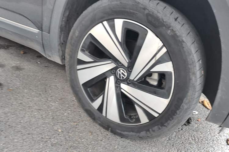 Used Volkswagen Teramont 2021 380TSI Four-Wheel Drive Prestige Luxury Edition Right Front Wheel Hub