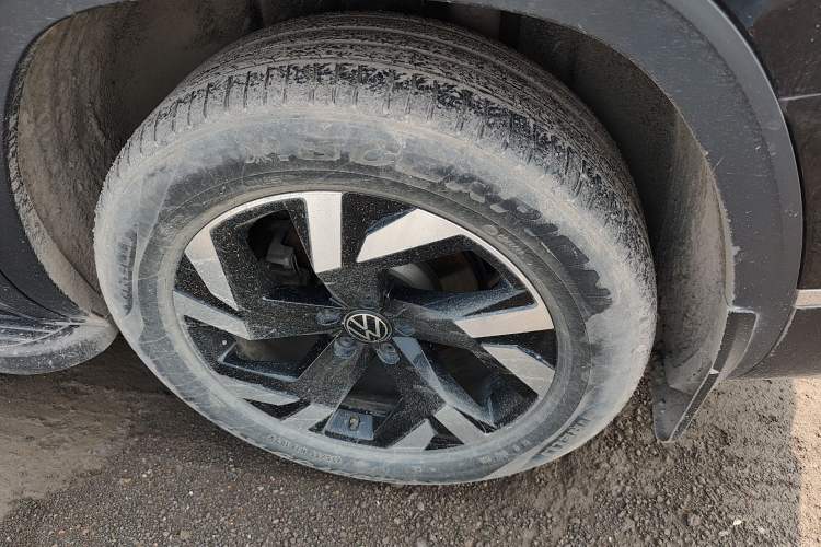 Used Volkswagen Teramont 2021 380TSI Four-Wheel Drive Prestige Luxury Edition Right Front Wheel Hub