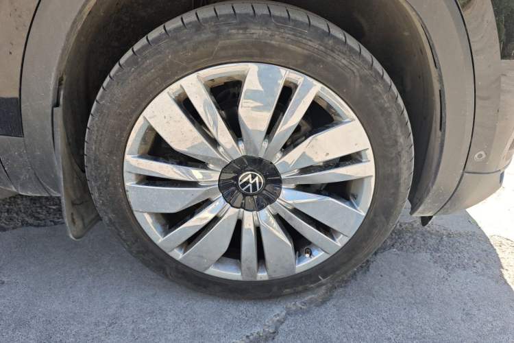 Used Volkswagen Teramont 2021 380TSI Four-Wheel Drive Prestige Flagship Edition Right Front Wheel Hub
