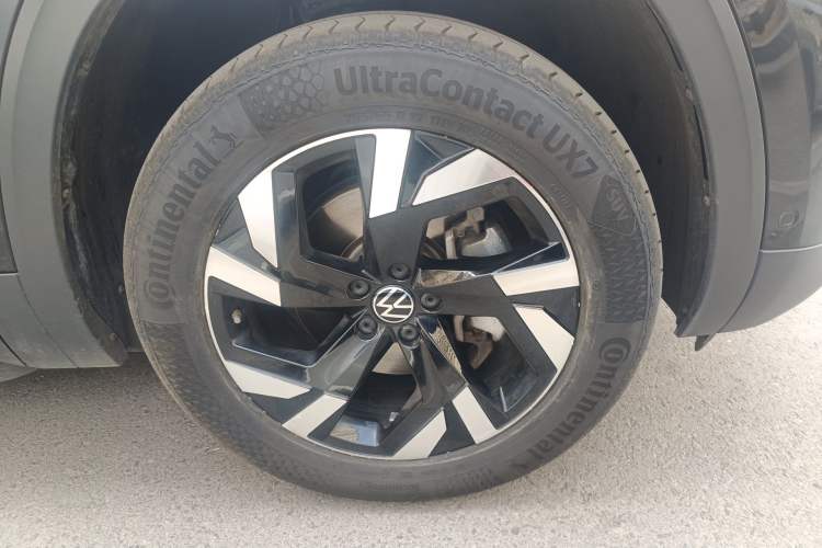 Used Volkswagen Teramont 2021 380TSI Four-Wheel Drive Prestige Luxury Edition Right Front Wheel Hub