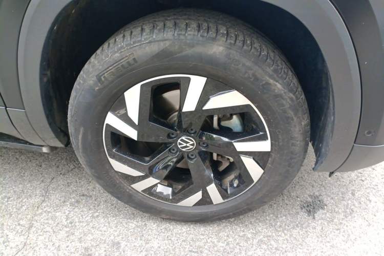 Used Volkswagen Teramont 2021 380TSI Four-Wheel Drive Prestige Luxury Edition Right Front Wheel Hub