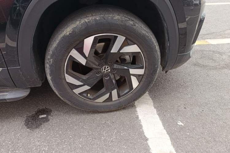Used Volkswagen Teramont 2021 380TSI Four-Wheel Drive Prestige Luxury Edition Right Front Wheel Hub