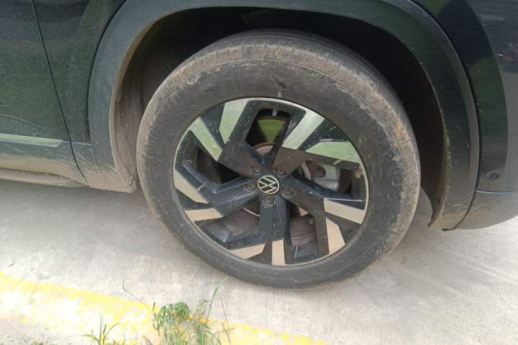 Used Volkswagen Teramont 2021 380TSI Four-Wheel Drive Prestige Luxury Edition Right Front Wheel Hub