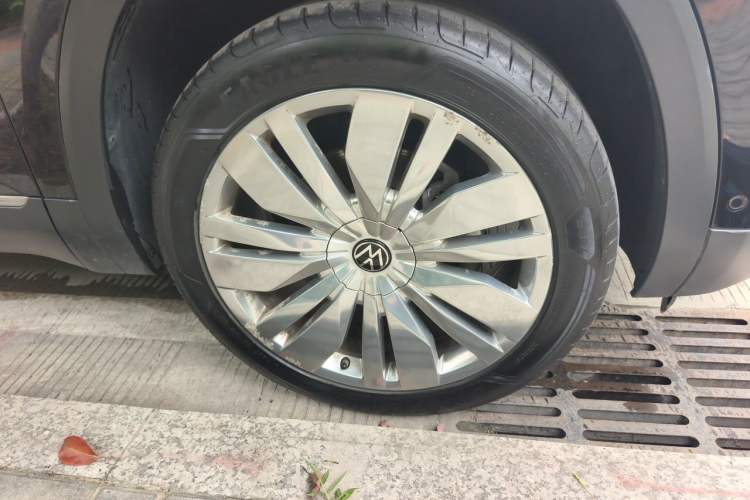 Used Volkswagen Teramont 2021 380TSI Four-Wheel Drive Prestige Flagship Edition Right Front Wheel Hub