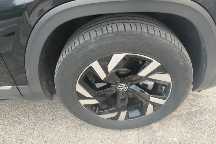 Used Volkswagen Teramont 2021 380TSI Four-Wheel Drive Prestige Luxury Edition Right Front Wheel Hub