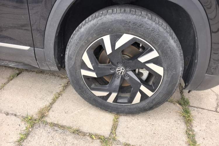 Used Volkswagen Teramont 2021 380TSI Four-Wheel Drive Prestige Luxury Edition Right Front Wheel Hub