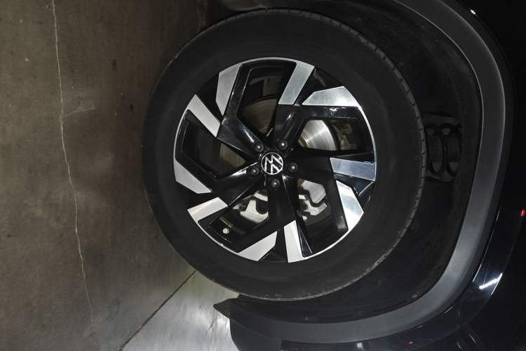 Used Volkswagen Teramont 2021 380TSI Four-Wheel Drive Prestige Luxury Edition Right Front Wheel Hub