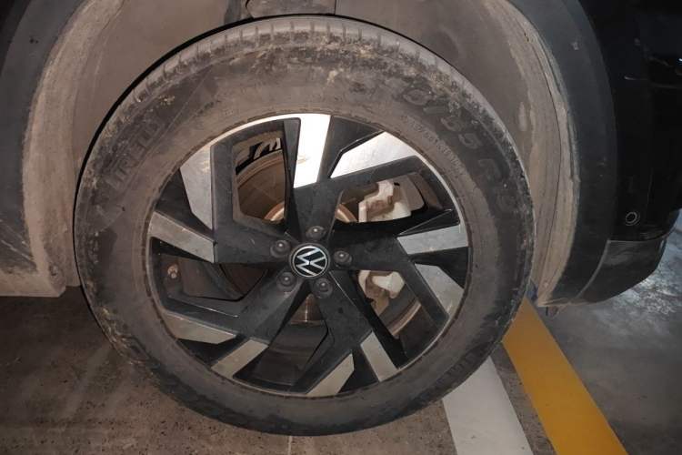 Used Volkswagen Teramont 2021 380TSI Four-Wheel Drive Prestige Luxury Edition Right Front Wheel Hub