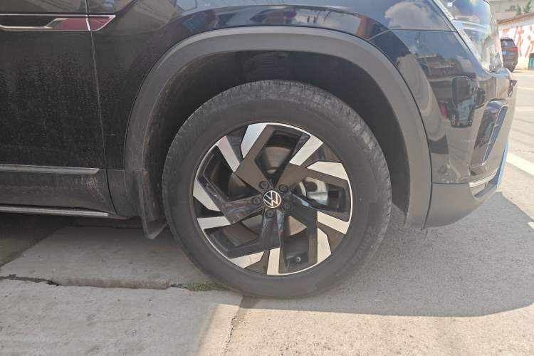 Used Volkswagen Teramont 2021 530 V6 Four-Wheel Drive Prestige Luxury Edition Right Front Wheel Hub