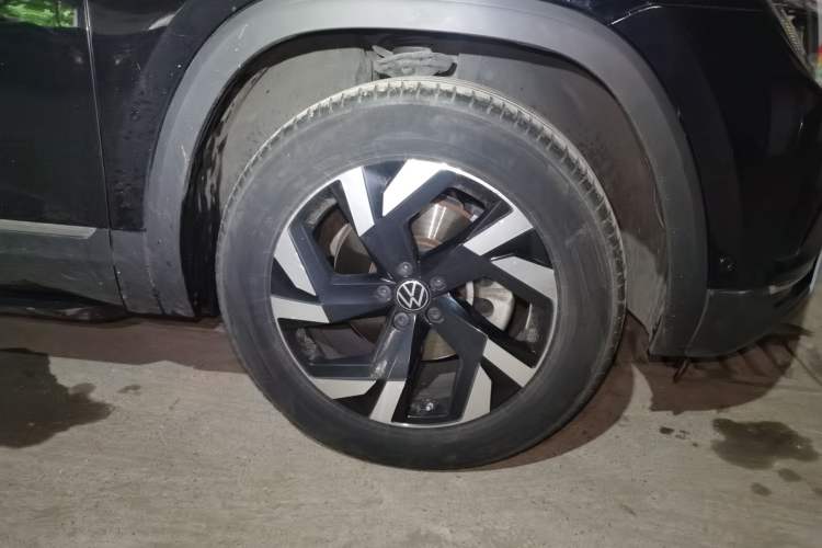 Used Volkswagen Teramont 2021 380TSI Four-Wheel Drive Prestige Luxury Edition Right Front Wheel Hub