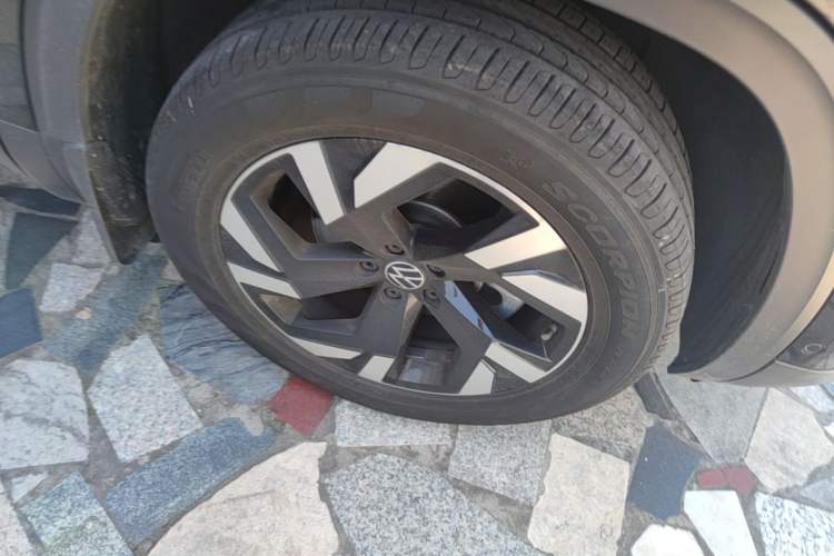 Used Volkswagen Teramont 2021 380TSI Four-Wheel Drive Prestige Luxury Edition Right Front Wheel Hub