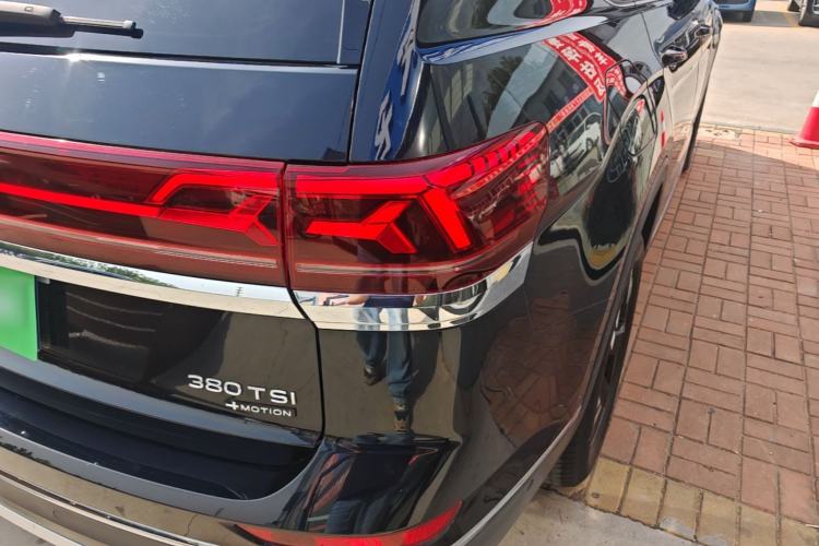 Used Volkswagen Teramont 2021 380TSI Four-Wheel Drive Prestige Luxury Edition Right Rear Taillight