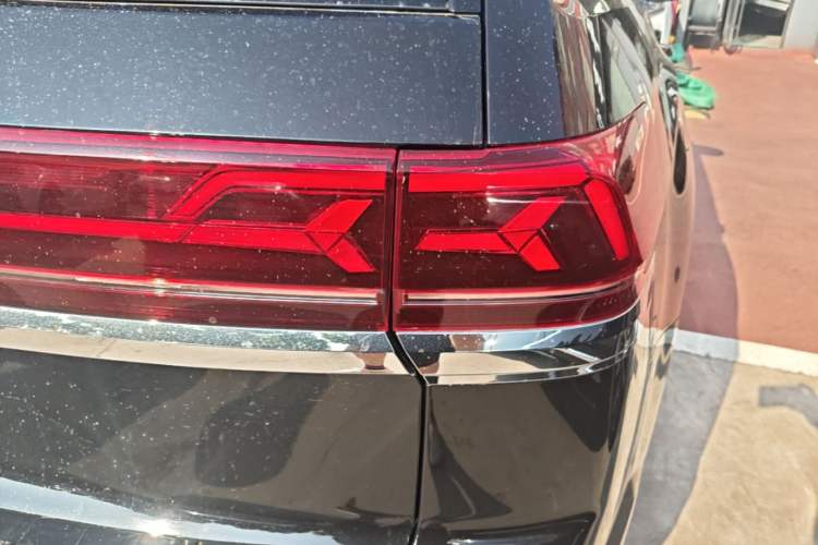 Used Volkswagen Teramont 2021 330TSI Two-Wheel-Drive Prestige Luxury Edition Right Rear Taillight