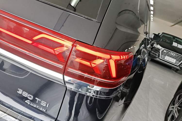 Used Volkswagen Teramont 2021 380TSI Four-Wheel Drive Prestige Luxury Edition Right Rear Taillight