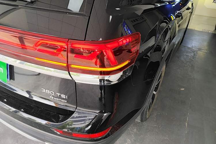 Used Volkswagen Teramont 2021 380TSI Four-Wheel Drive Luxury Edition Right Rear Taillight