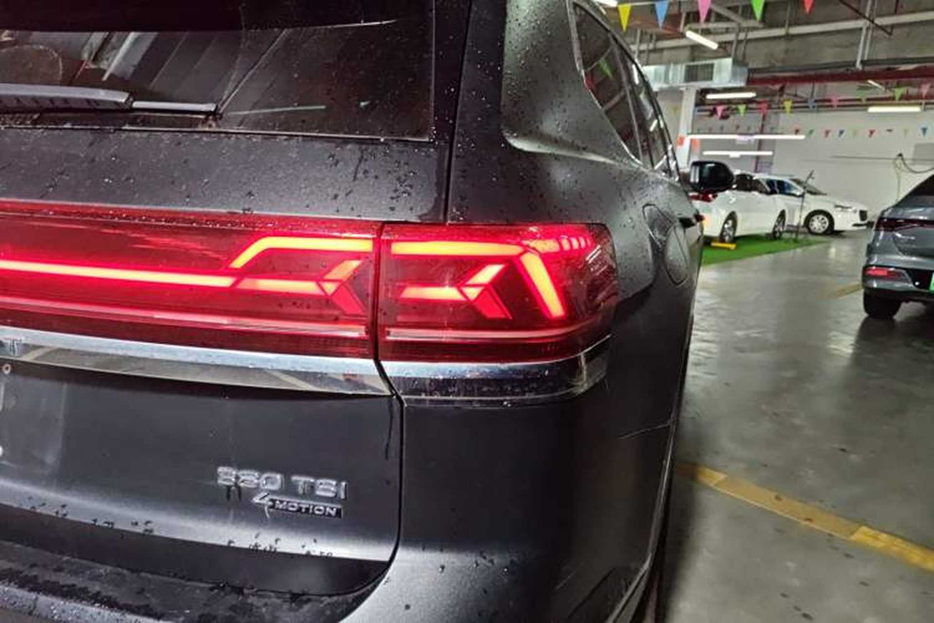 Used Volkswagen Teramont 2021 380TSI Four-Wheel Drive Prestige Luxury Edition Right Rear Taillight