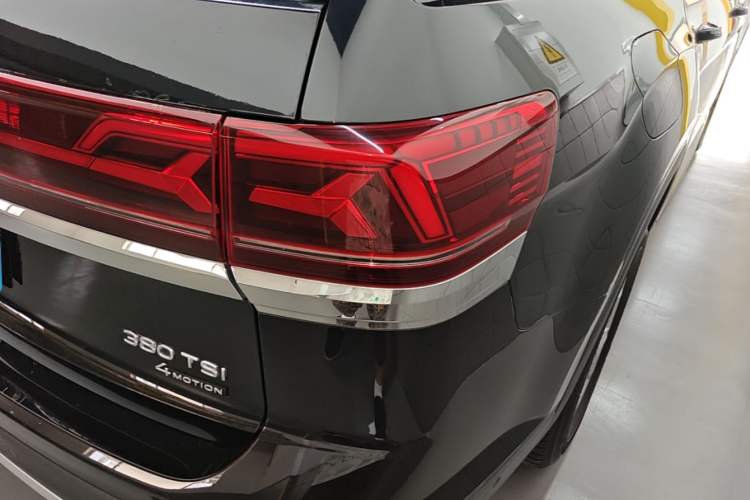 Used Volkswagen Teramont 2021 380TSI Four-Wheel Drive Luxury Edition Right Rear Taillight
