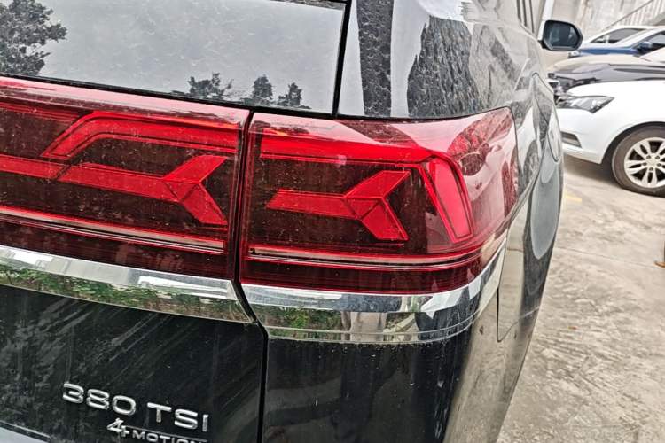 Used Volkswagen Teramont 2021 380TSI Four-Wheel Drive Luxury Edition Right Rear Taillight