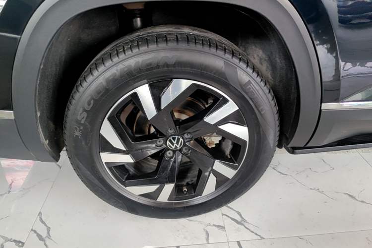 Used Volkswagen Teramont 2021 380TSI Four-Wheel Drive Prestige Luxury Edition Right Rear Wheel Hub