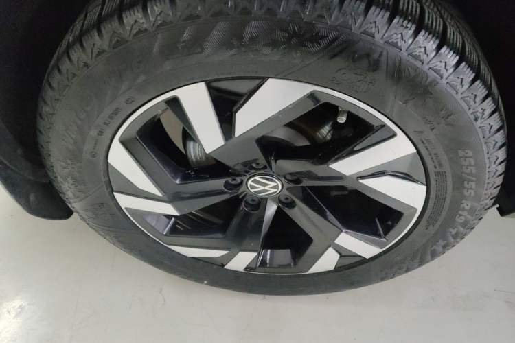 Used Volkswagen Teramont 2021 380TSI Four-Wheel Drive Prestige Luxury Edition Right Rear Wheel Hub