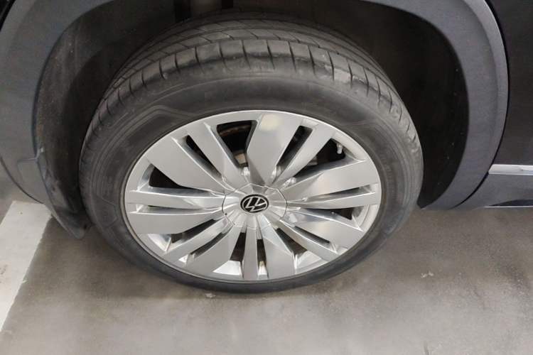 Used Volkswagen Teramont 2021 380TSI Four-Wheel Drive Prestige Flagship Edition Right Rear Wheel Hub