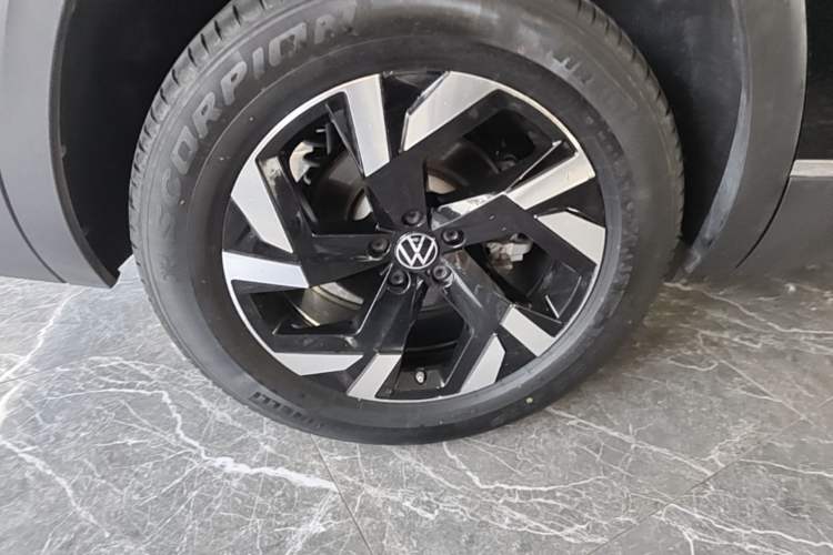 Used Volkswagen Teramont 2021 380TSI Four-Wheel Drive Prestige Luxury Edition Right Rear Wheel Hub