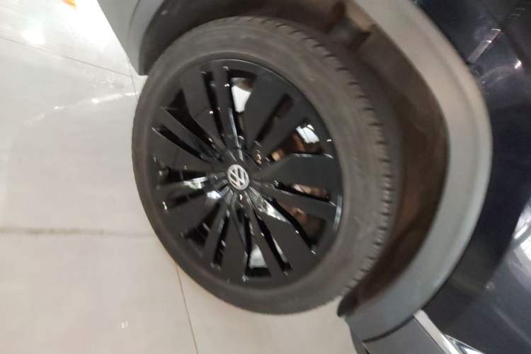 Used Volkswagen Teramont 2021 380TSI Four-Wheel Drive Prestige Flagship Edition Right Rear Wheel Hub