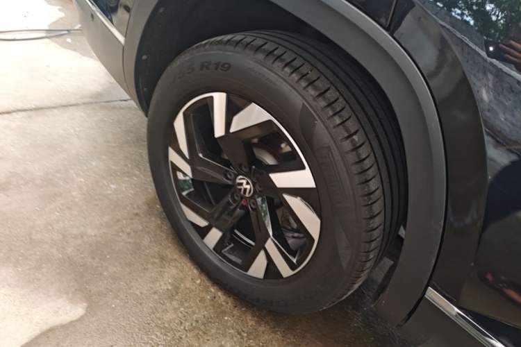 Used Volkswagen Teramont 2021 530 V6 Four-Wheel Drive Prestige Luxury Edition Right Rear Wheel Hub