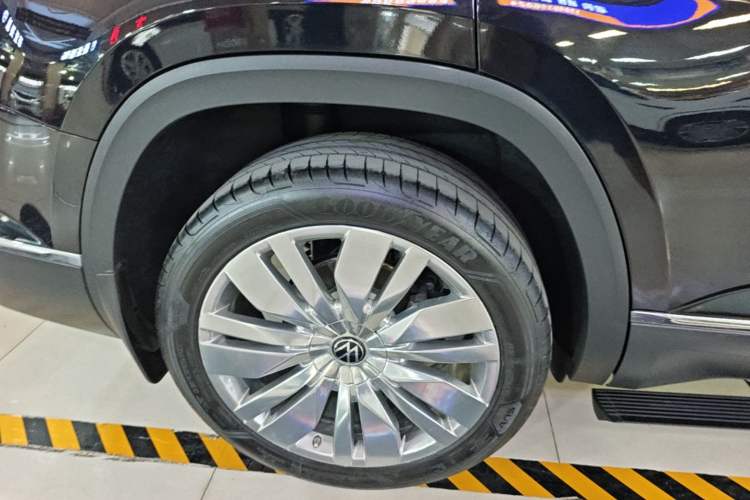 Used Volkswagen Teramont 2021 380TSI Four-Wheel Drive Prestige Flagship Edition Right Rear Wheel Hub