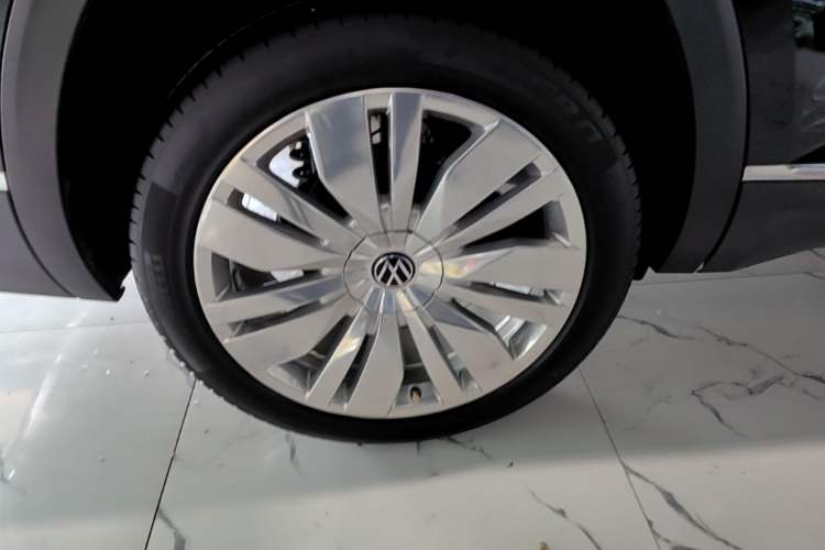 Used Volkswagen Teramont 2021 380TSI Four-Wheel Drive Prestige Flagship Edition Right Rear Wheel Hub