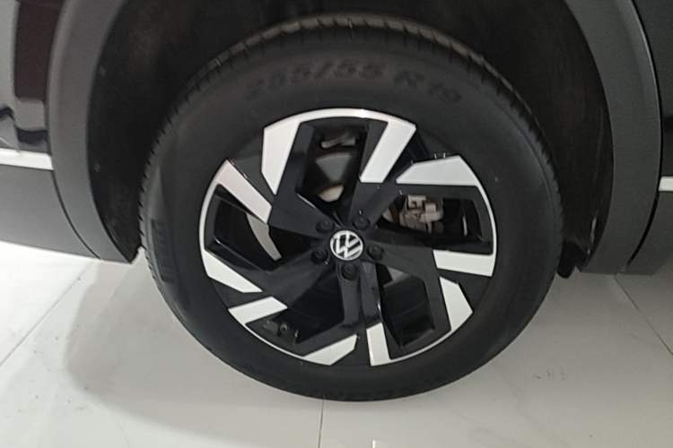 Used Volkswagen Teramont 2021 380TSI Four-Wheel Drive Prestige Luxury Edition Right Rear Wheel Hub