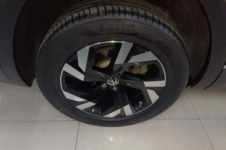Used Volkswagen Teramont 2021 330TSI Two-Wheel-Drive Prestige Luxury Edition Right Rear Wheel Hub