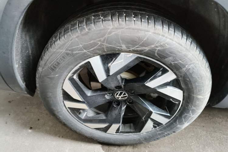 Used Volkswagen Teramont 2021 330TSI Two-Wheel-Drive Prestige Luxury Edition Right Rear Wheel Hub
