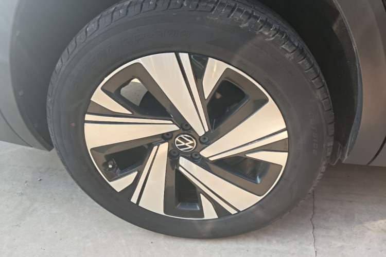 Used Volkswagen Teramont 2021 330TSI Two-Wheel-Drive Prestige Luxury Edition Right Rear Wheel Hub