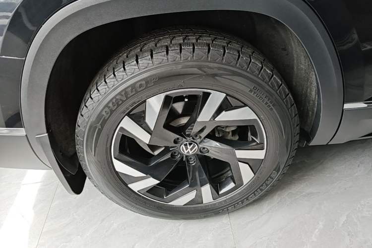 Used Volkswagen Teramont 2021 380TSI Four-Wheel Drive Prestige Luxury Edition Right Rear Wheel Hub