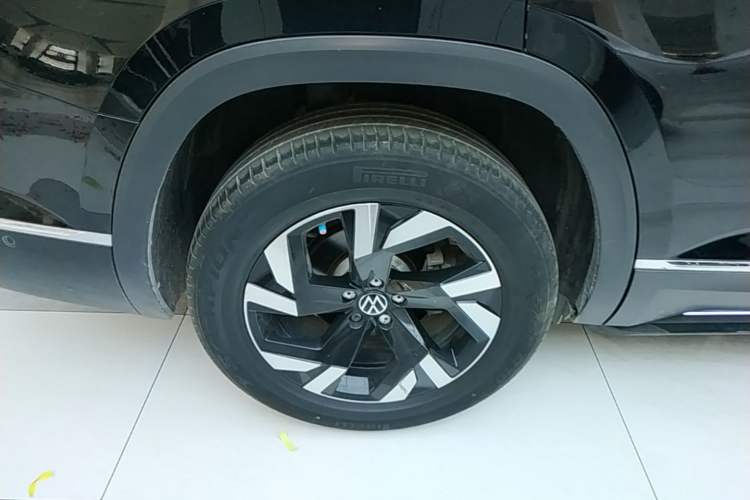 Used Volkswagen Teramont 2021 330TSI Two-Wheel-Drive Prestige Luxury Edition Right Rear Wheel Hub