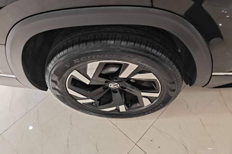 Used Volkswagen Teramont 2021 380TSI Four-Wheel Drive Prestige Luxury Edition Right Rear Wheel Hub