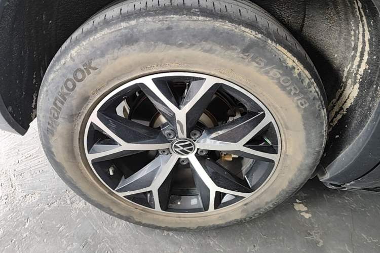 Used Volkswagen Teramont 2021 380TSI Four-Wheel Drive Luxury Edition Right Rear Wheel Hub