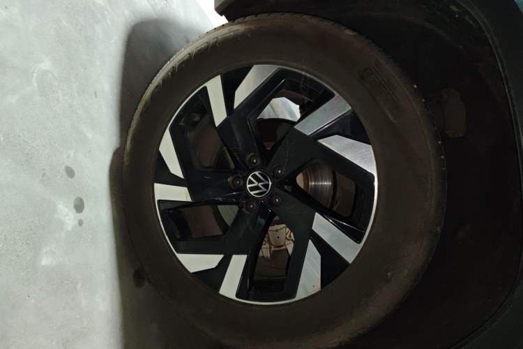 Used Volkswagen Teramont 2021 380TSI Four-Wheel Drive Prestige Luxury Edition Right Rear Wheel Hub