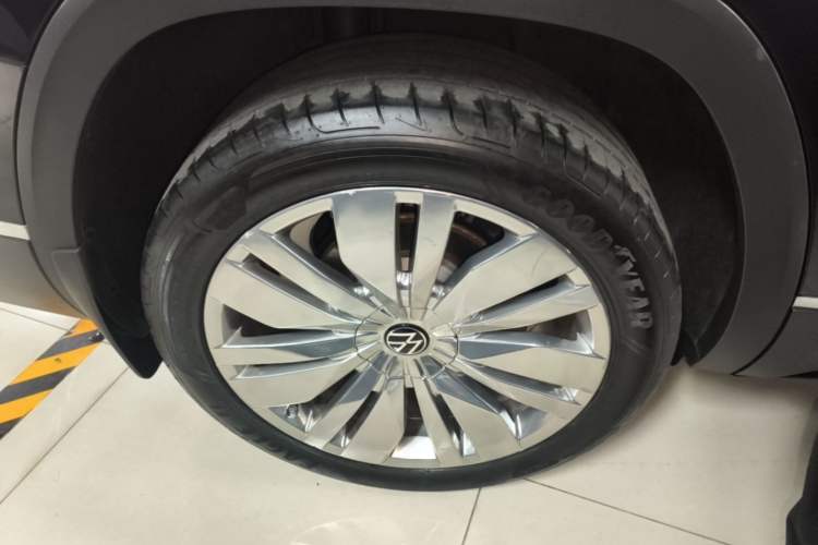 Used Volkswagen Teramont 2021 380TSI Four-Wheel Drive Prestige Flagship Edition Right Rear Wheel Hub