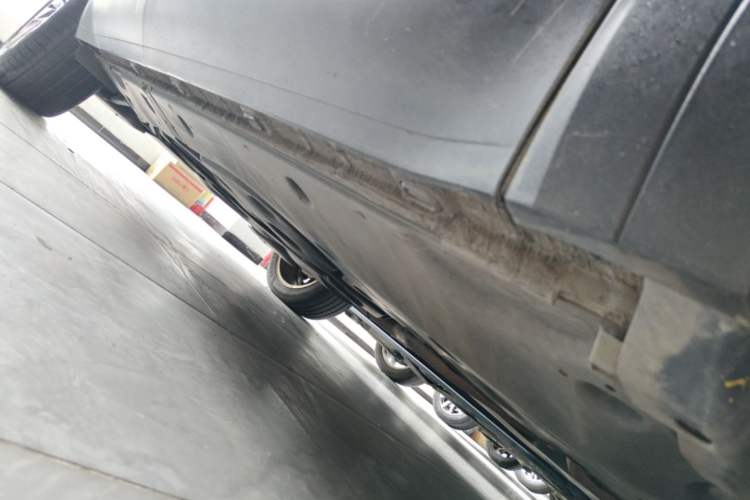 Used Volkswagen Teramont 2021 380TSI Four-Wheel Drive Prestige Flagship Edition Right Side Sill