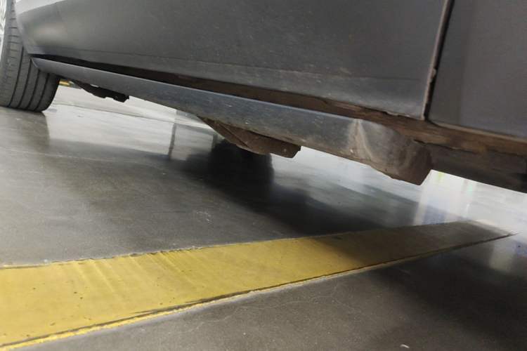 Used Volkswagen Teramont 2021 380TSI Four-Wheel Drive Prestige Flagship Edition Right Side Sill