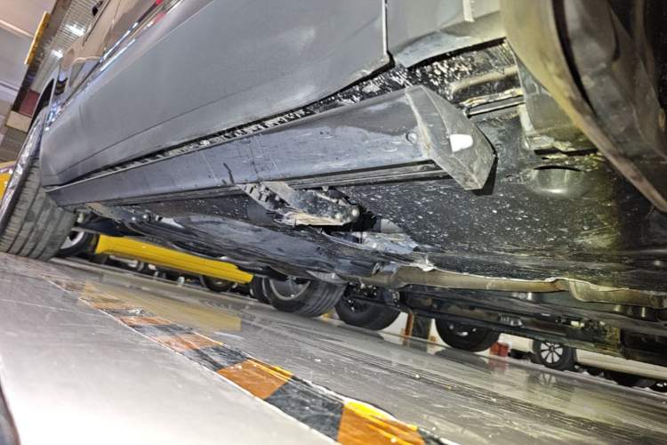 Used Volkswagen Teramont 2021 380TSI Four-Wheel Drive Prestige Flagship Edition Right Side Sill